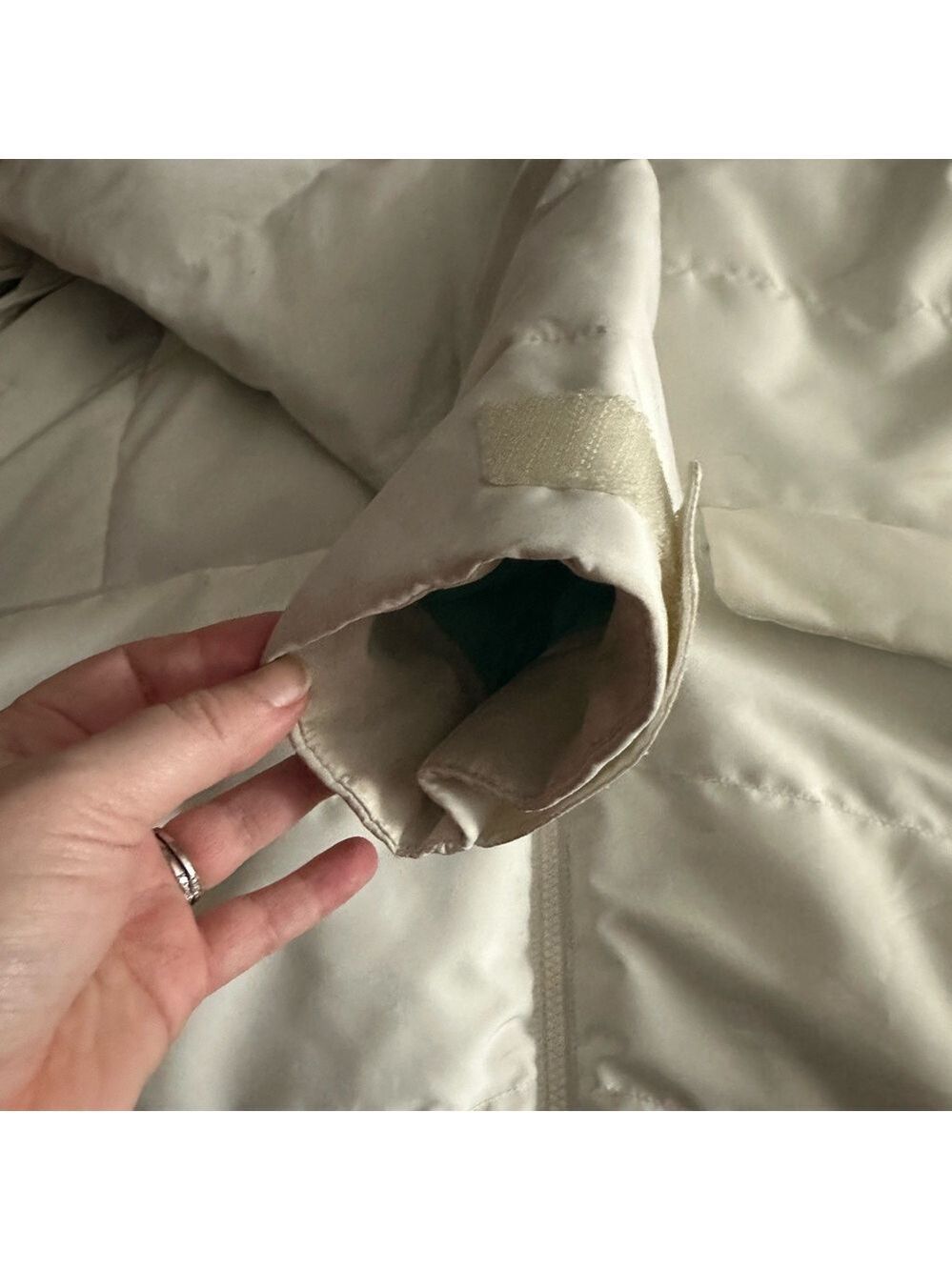 Patagonia Women's L Pipe Down Jacket - Picture 11 of 13